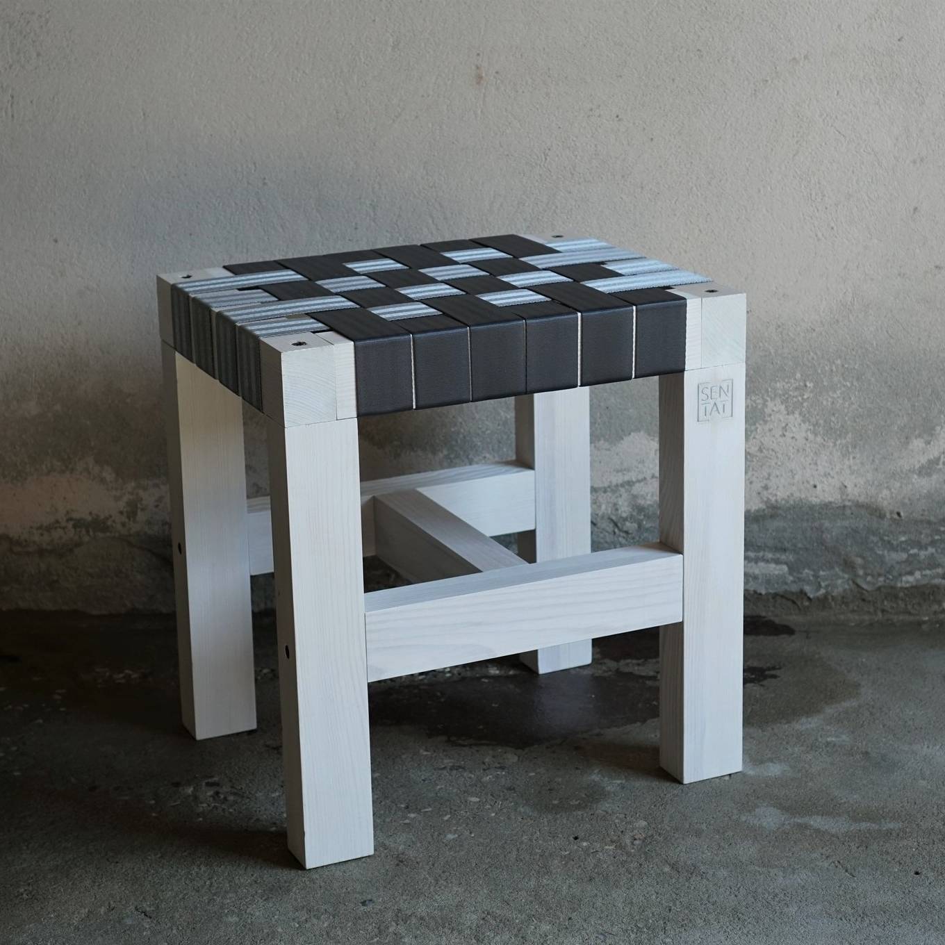 Sgabello In Legno Sentat