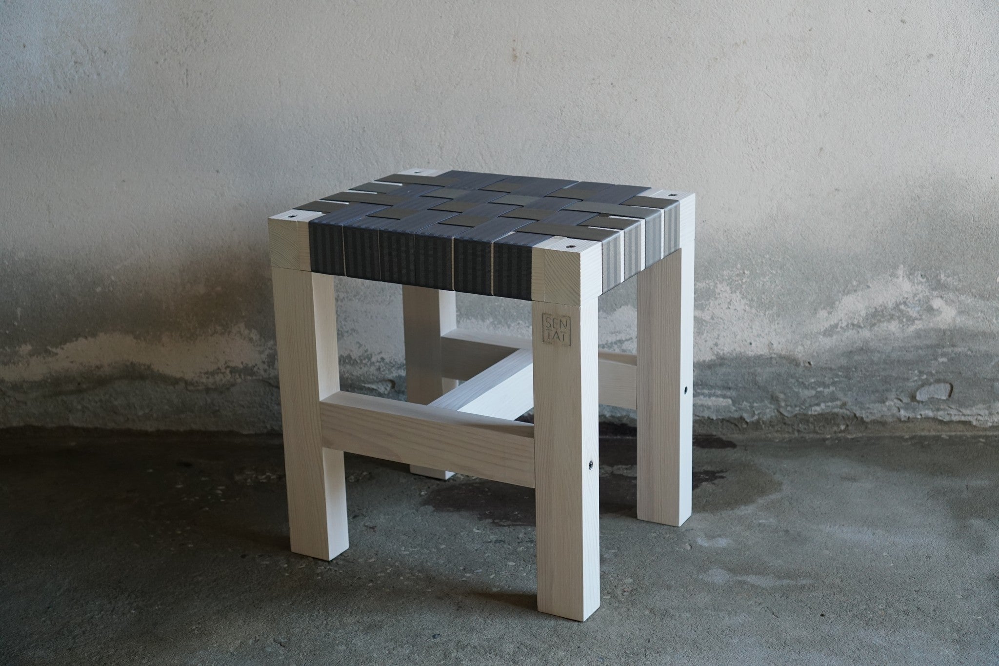 Sgabello In Legno Sentat