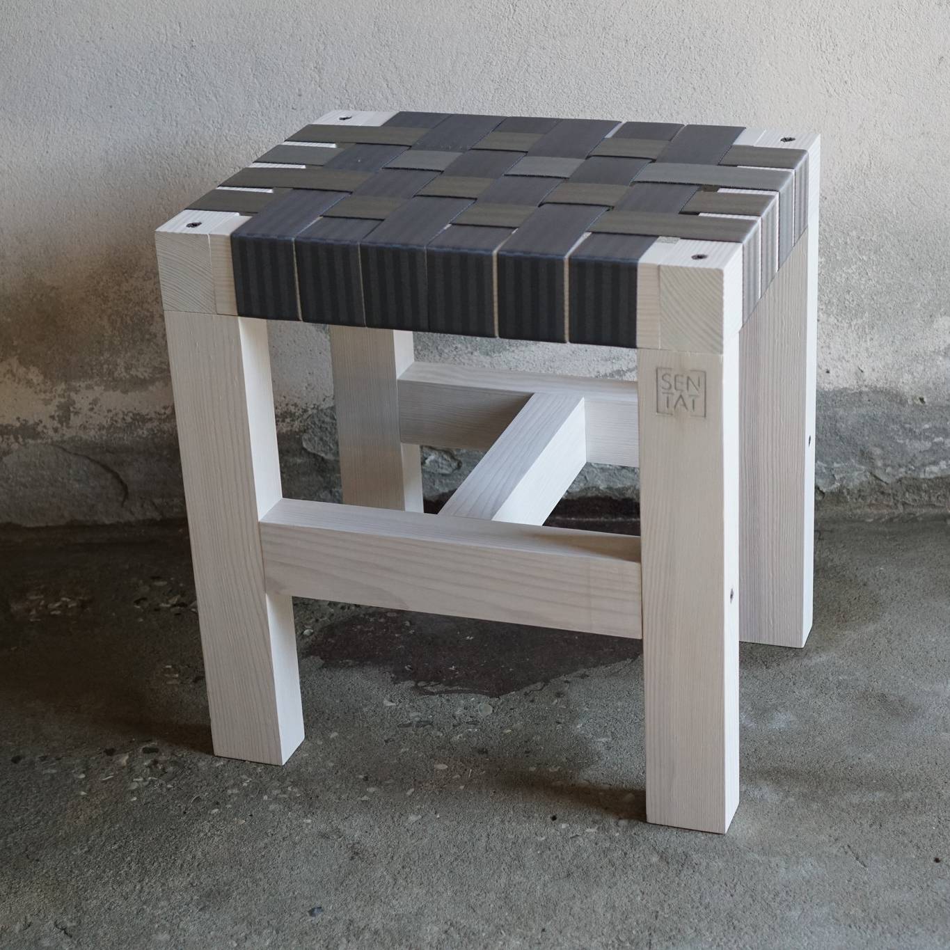 Sgabello In Legno Sentat