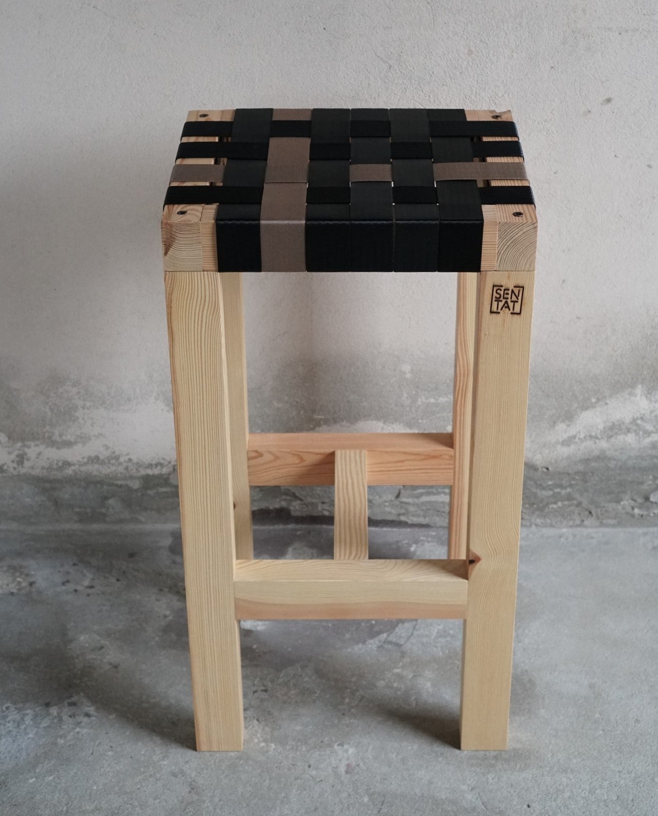 Sgabello Alto In Legno Sentat