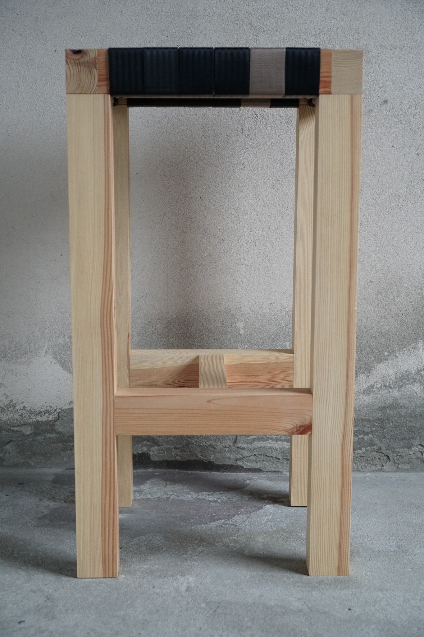 Sgabello Alto In Legno Sentat