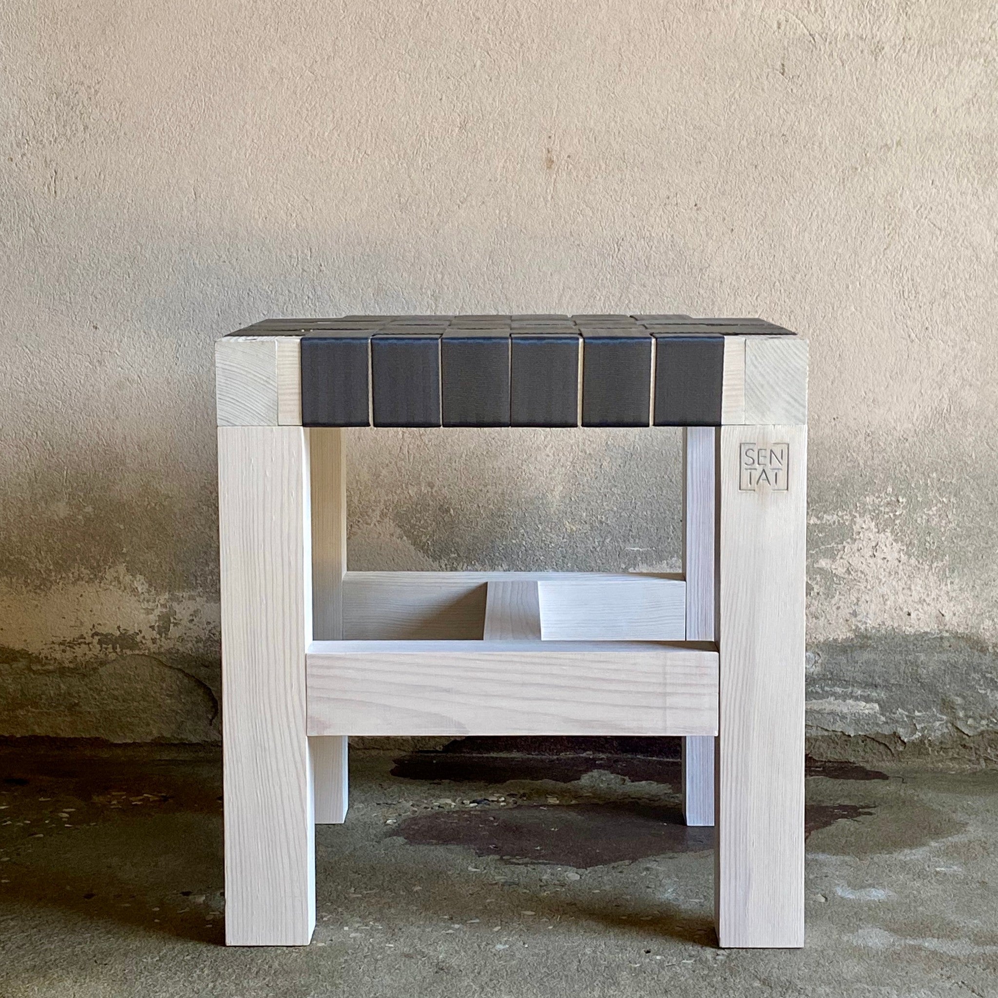 Sgabello In Legno Sentat